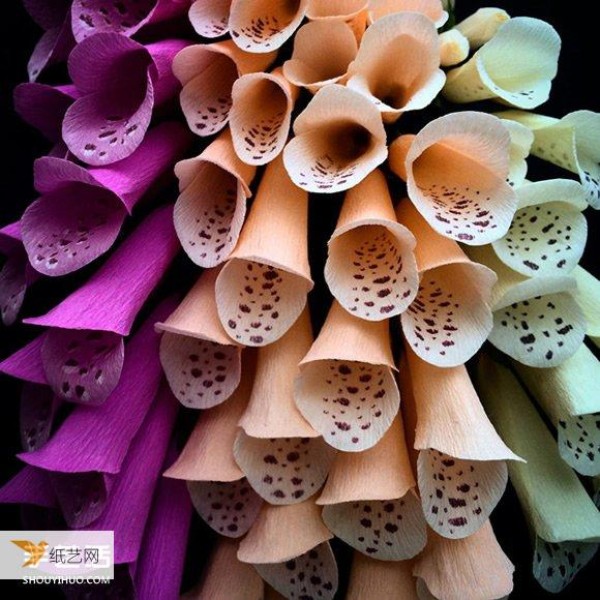 Use crepe paper to imitate colorful and exquisite paper art flowers.