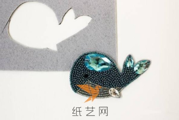 Cute little whale beaded brooch New Year gift making tutorial