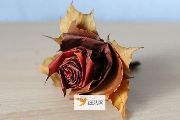 Tutorial on making simple roses using maple leaves