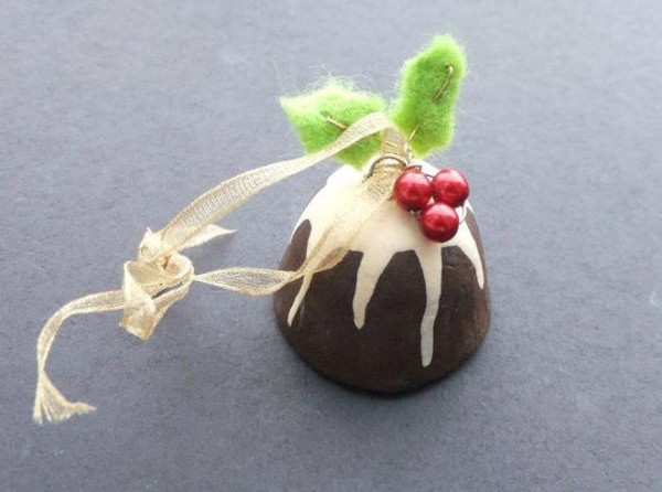 Cute ultra-light clay DIY tutorial for making small Christmas decoration bells