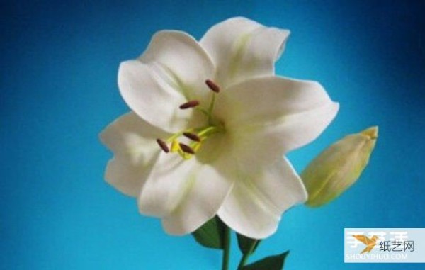 Tutorial on how to make super realistic handmade lilies using ultra-light clay