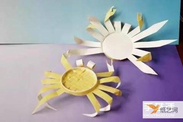 Illustrated tutorial on how to make a kindergarten crab model by hand using disposable paper cups