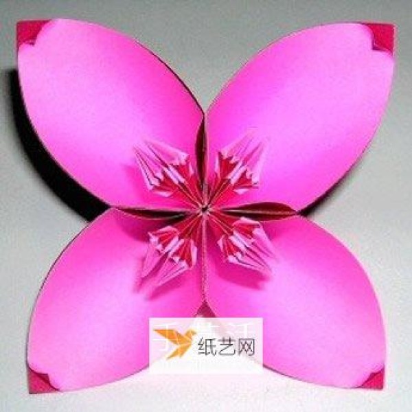 Illustration of the origami method of a beautiful four-petal flower ball