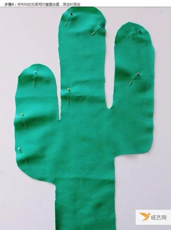 Detailed illustrated tutorial on how to make a cactus pillow using non-woven fabrics