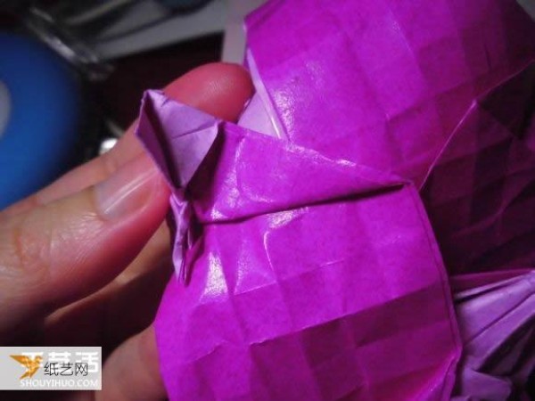 Very creative step-by-step illustration of Dielianhua heart origami