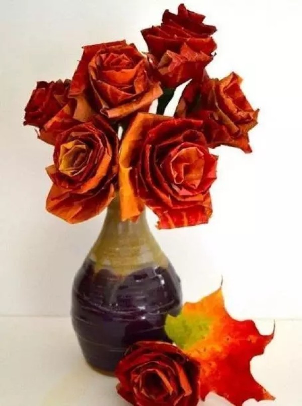 Turning waste into treasure, the rose bouquet made from the leaves of the sycamore tree is so beautiful!