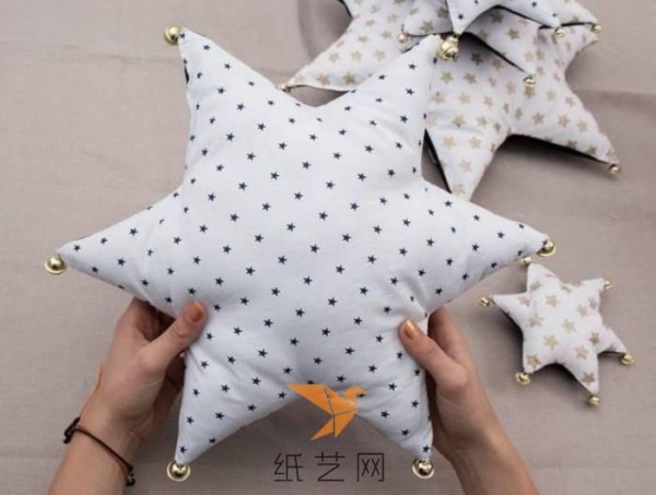 Tutorial on making small stars for Christmas decoration