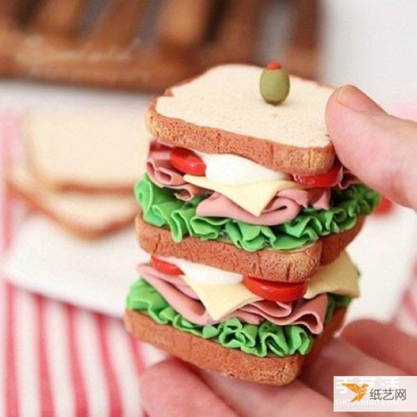 Pictures of very realistic cakes and food works made using ultra-light clay