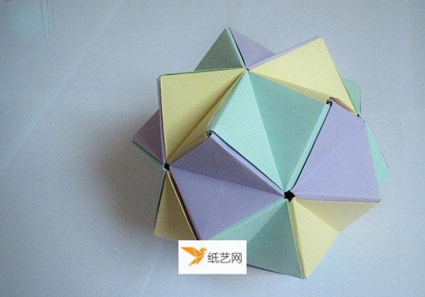 Detailed tutorial for hand folding paper flower balls