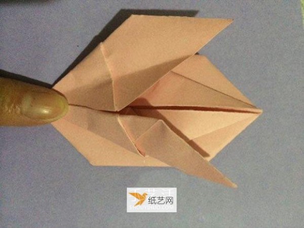 Three-dimensional paper rabbit that children can also make