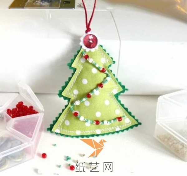 Simple Christmas tree fabric decorations for Christmas