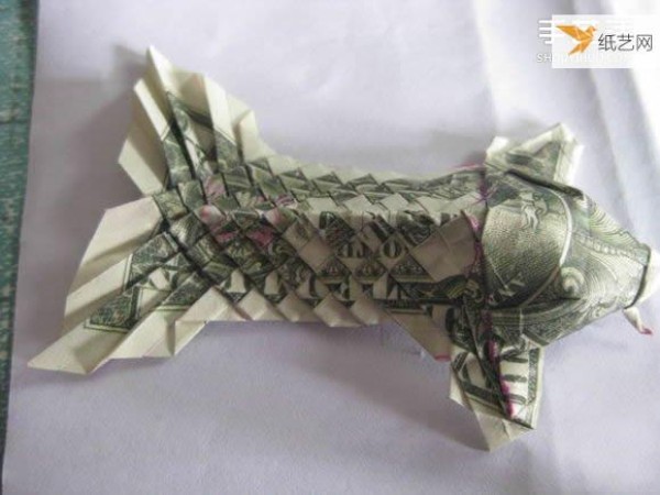 How to fold paper carp using dollars