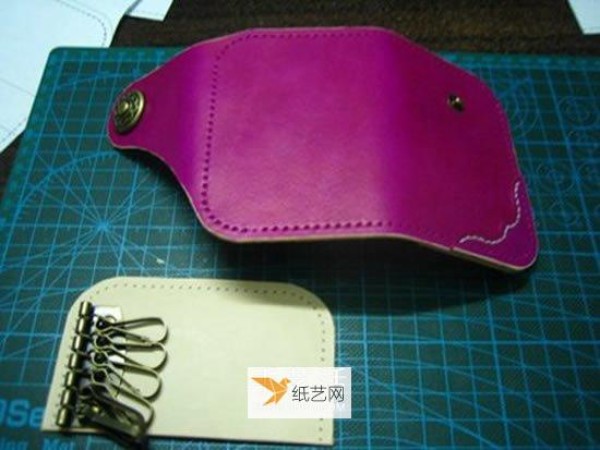 Tutorial on making your own Redmoon leather card holder for women