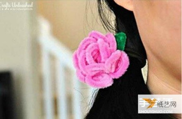 Illustrated tutorial on how to make a personalized rose headband by hand using twist sticks