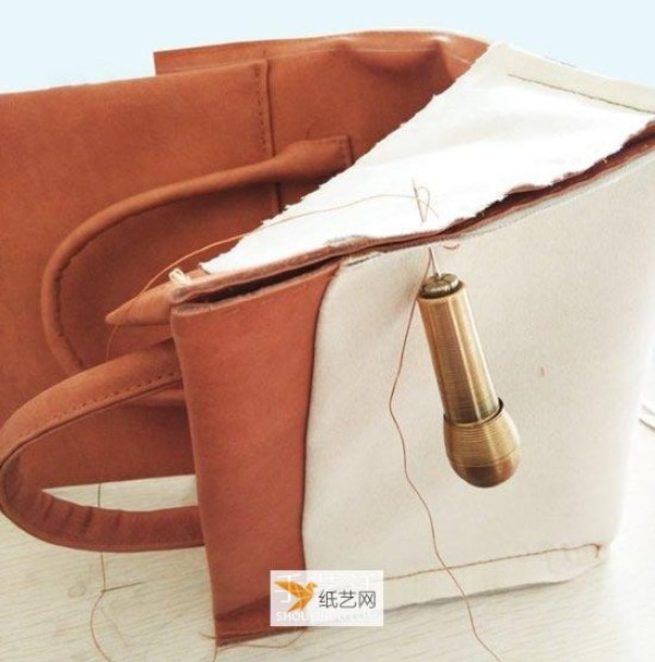 A simple way to make a plain handbag for women