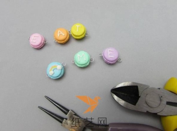 Clay Rainbow Bracelet Tutorial for Valentine’s Day Gifts