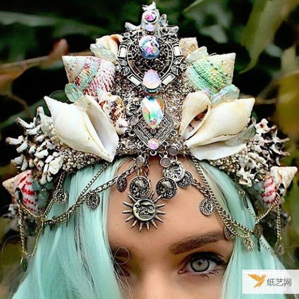 A 27-year-old Australian gardener creates a mermaid crown using shells and jewels