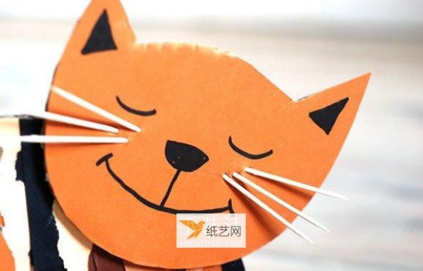 Illustration of how kindergarten children use cardboard to make cats by hand