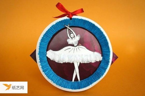 Tutorial on how to make a personalized ballet dancer using paper plates