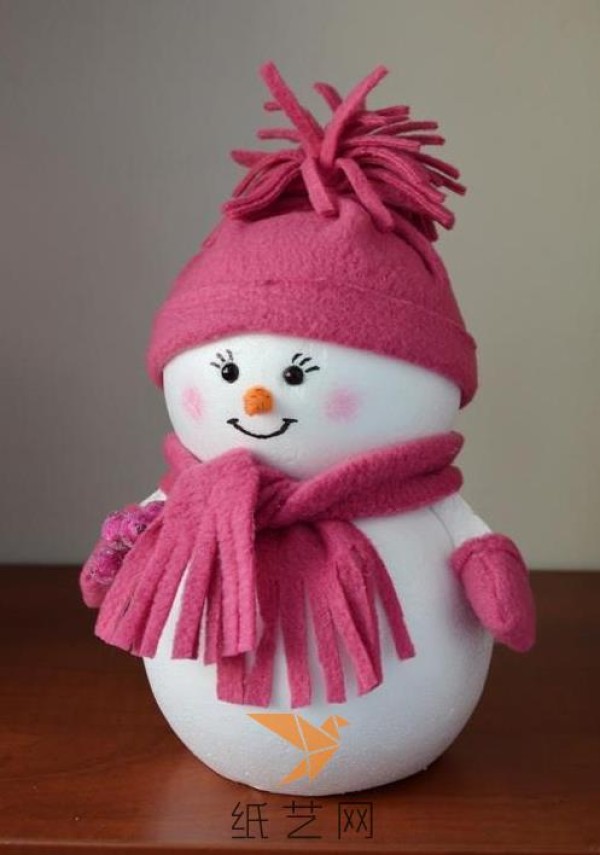 Tutorial on how to make a cute little snowman for New Year’s gift