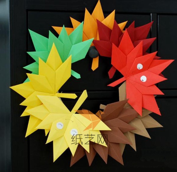 Tutorial on making origami maple leaves for autumn decoration