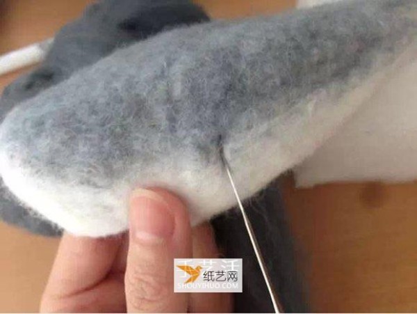 How to make a personalized wool felt shark key bag