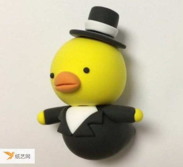 Illustrated tutorial on how to use ultra-light clay to make a personalized gentleman’s little yellow chicken