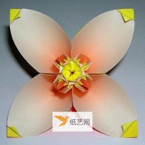 Illustration of the origami method of a beautiful four-petal flower ball