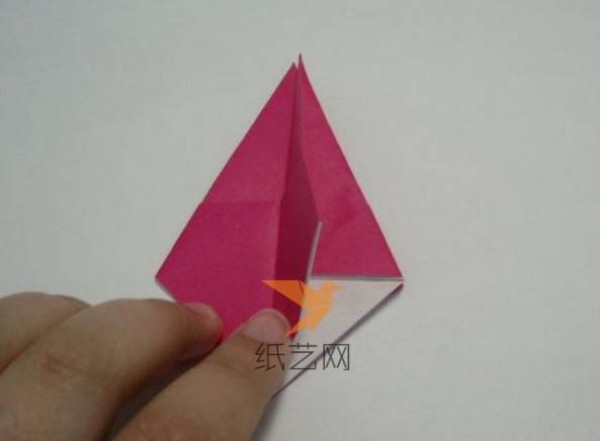 A step-by-step tutorial on making origami boxes