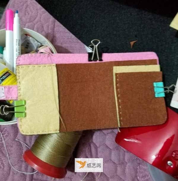 Make a cute cartoon wallet using non-woven fabric