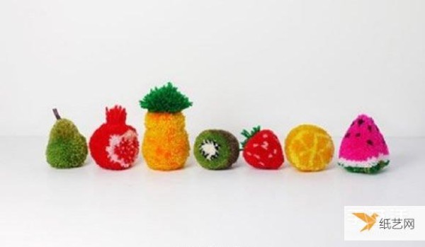 Here are some particularly attractive fruits and instructions on how to make orange yarn balls.