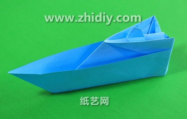 Origami video tutorial for children to make origami speedboat