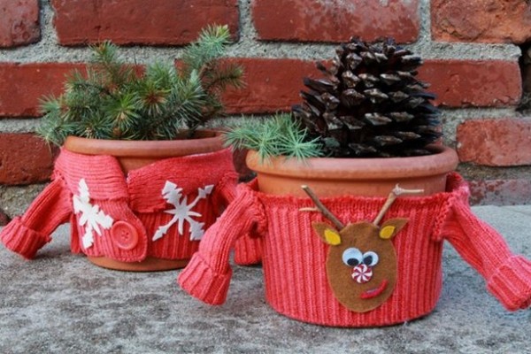 Turn waste into treasure by transforming old sweaters into small Christmas flower pot decorations