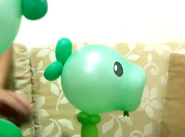 Magic Balloon Shape teaches you how to make Plants vs. Zombies Pea Shooter