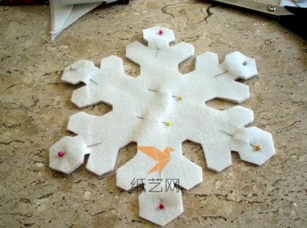 Tutorial on how to make cute little angel snowflake ornaments