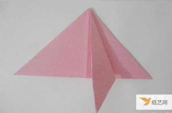 Illustrated tutorial on how to fold a peach using origami by hand