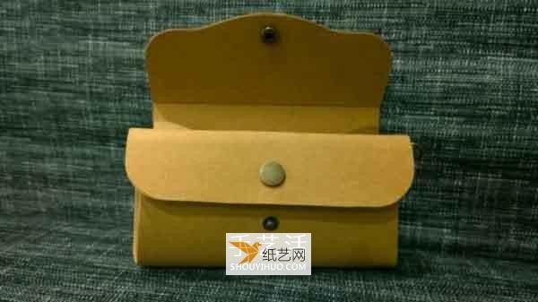 Make a vintage wallet from kraft paper