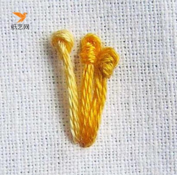 Simple cross stitch embroidery flower stamens embroidery method