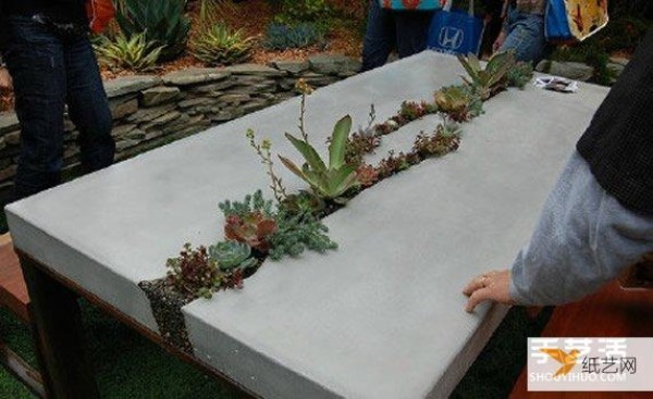 Use many incredible materials to create personalized succulent flower pots