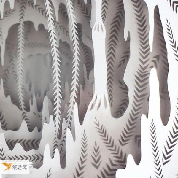 A dream-like three-dimensional paper sculpture that gives people a sense of infinite distance.