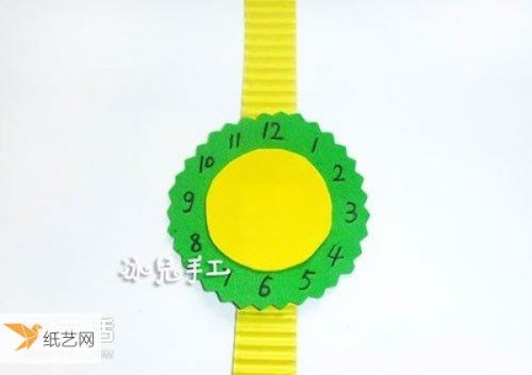 How to make a simple watch toy by hand