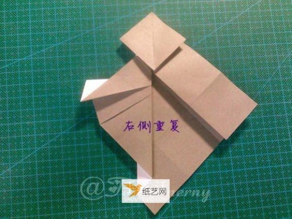 Illustration of how to prepare origami to fold Bugs Bunny