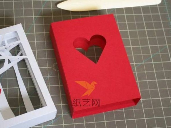 DIY production of Valentines Day three-dimensional greeting cards: matchbox greeting cards