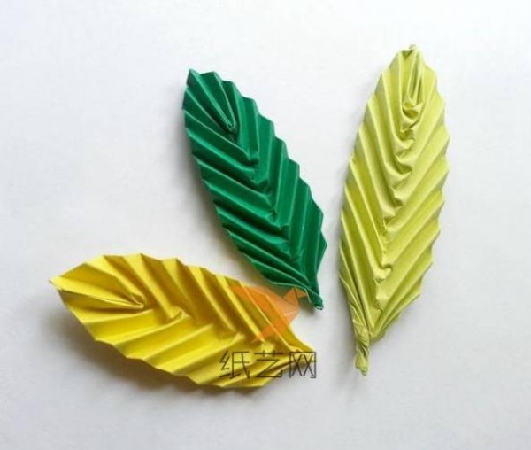 Beautiful three-dimensional origami leaf making tutorial