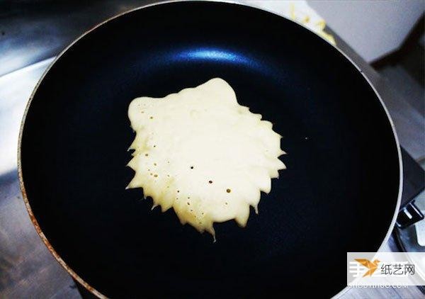 An edible canvas - how to hand-paint exquisite tiger pancakes