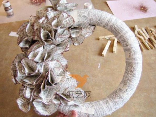 Beautiful Holiday Decoration Wreath Making Tutorial