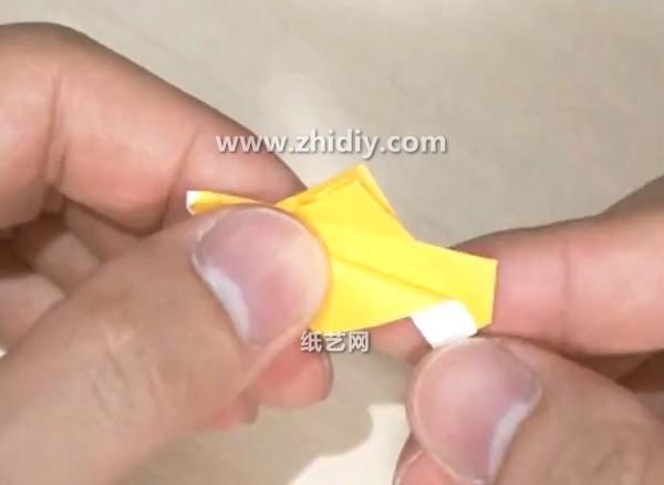 Origami video tutorial for simple origami car