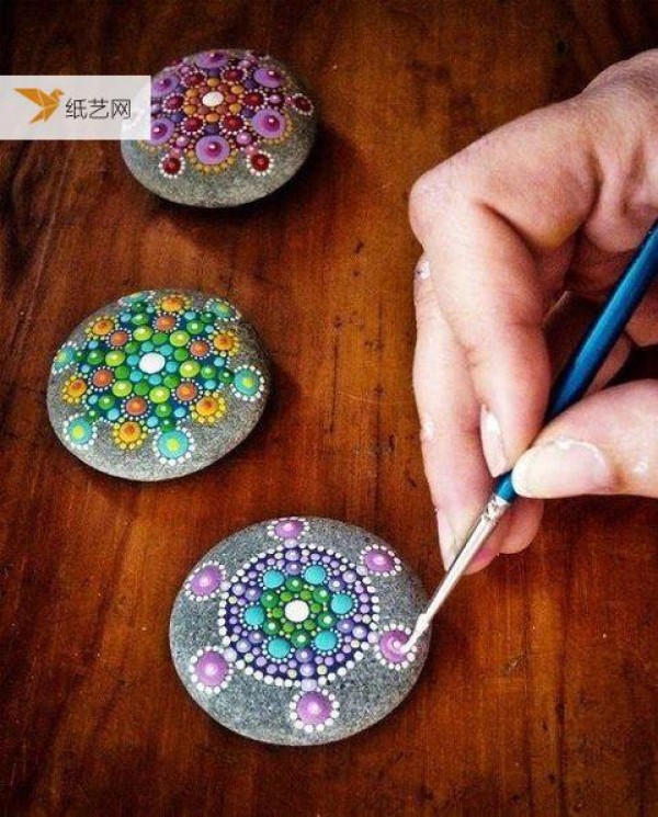 5 interesting and cute stone painting tutorials are waiting for you to choose!