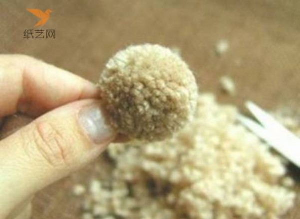 Tutorial on turning waste into treasure: transforming waste wool into a carpet made of small wool balls