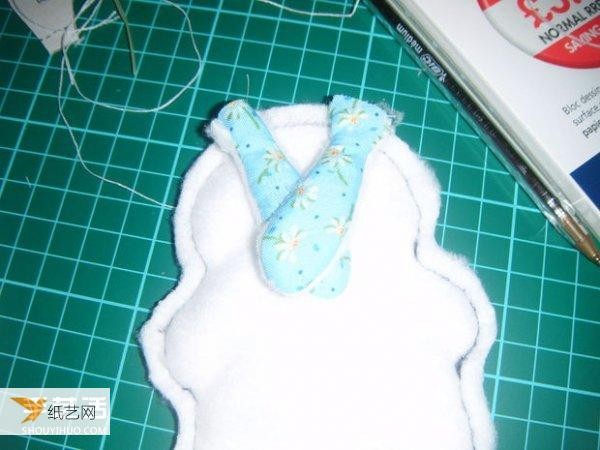 Illustration of a personalized plush rabbit puppet handmade using felt cloth